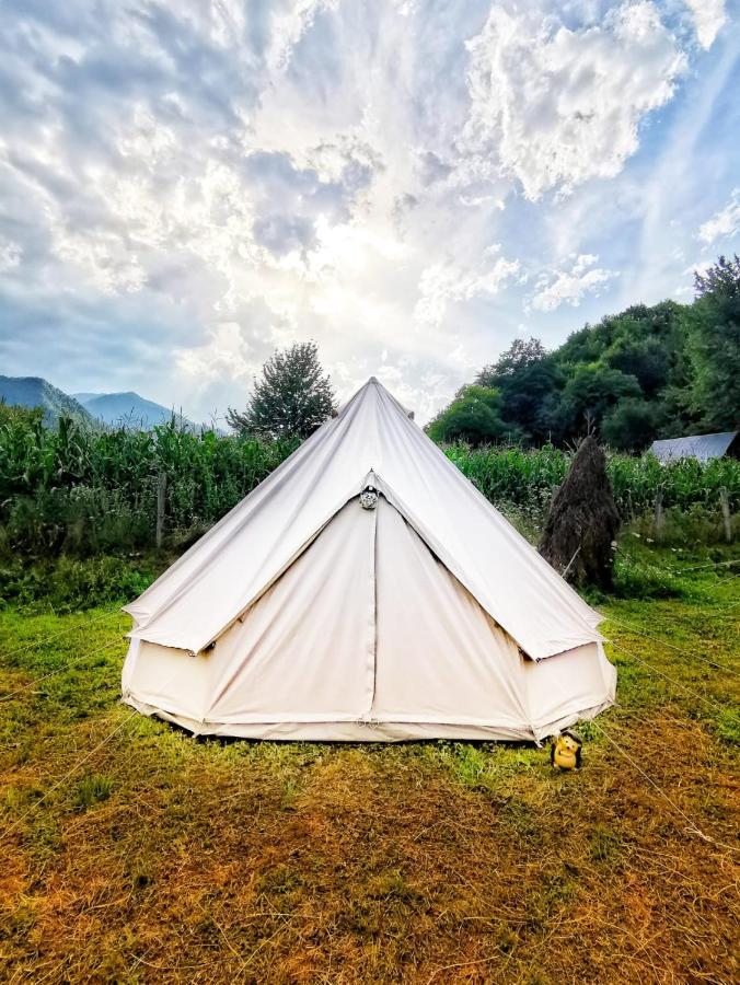 Hotel Luna Rock Glamping Brezoi - Blue Scai Exterior foto